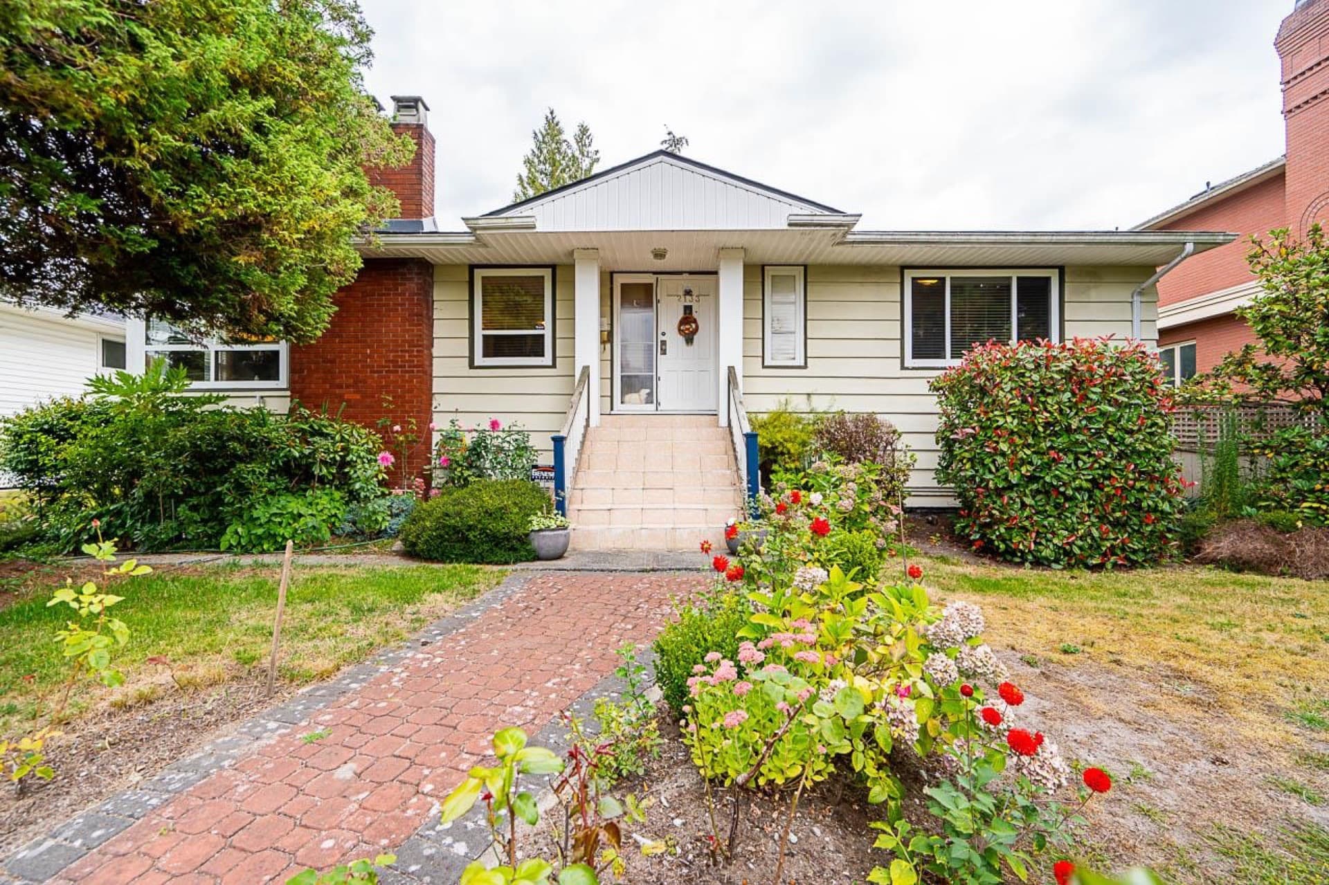 Front exterior — 2133 W 57th Avenue, S.W. Marine