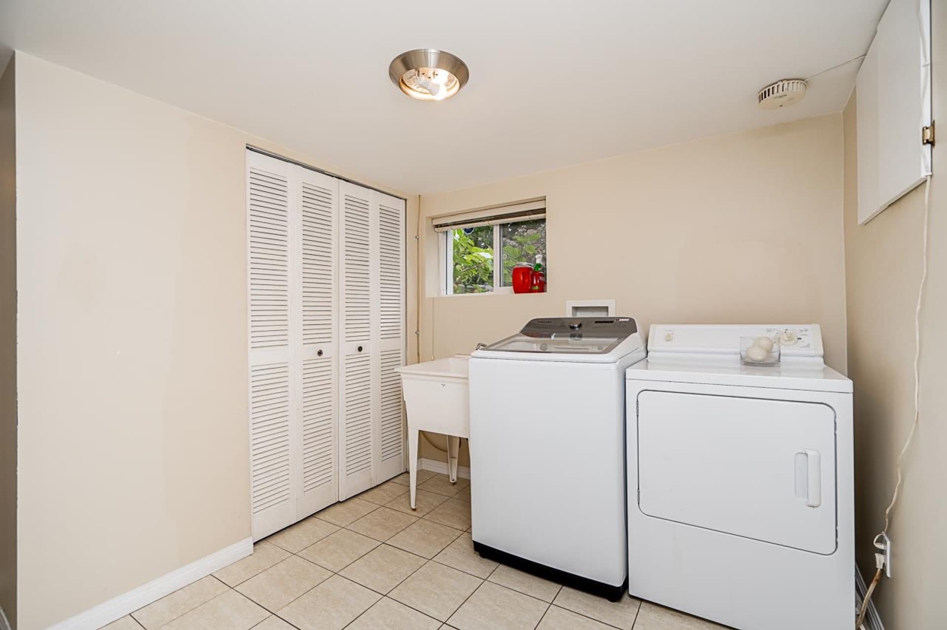Laundry room — 2133 W 57th Avenue