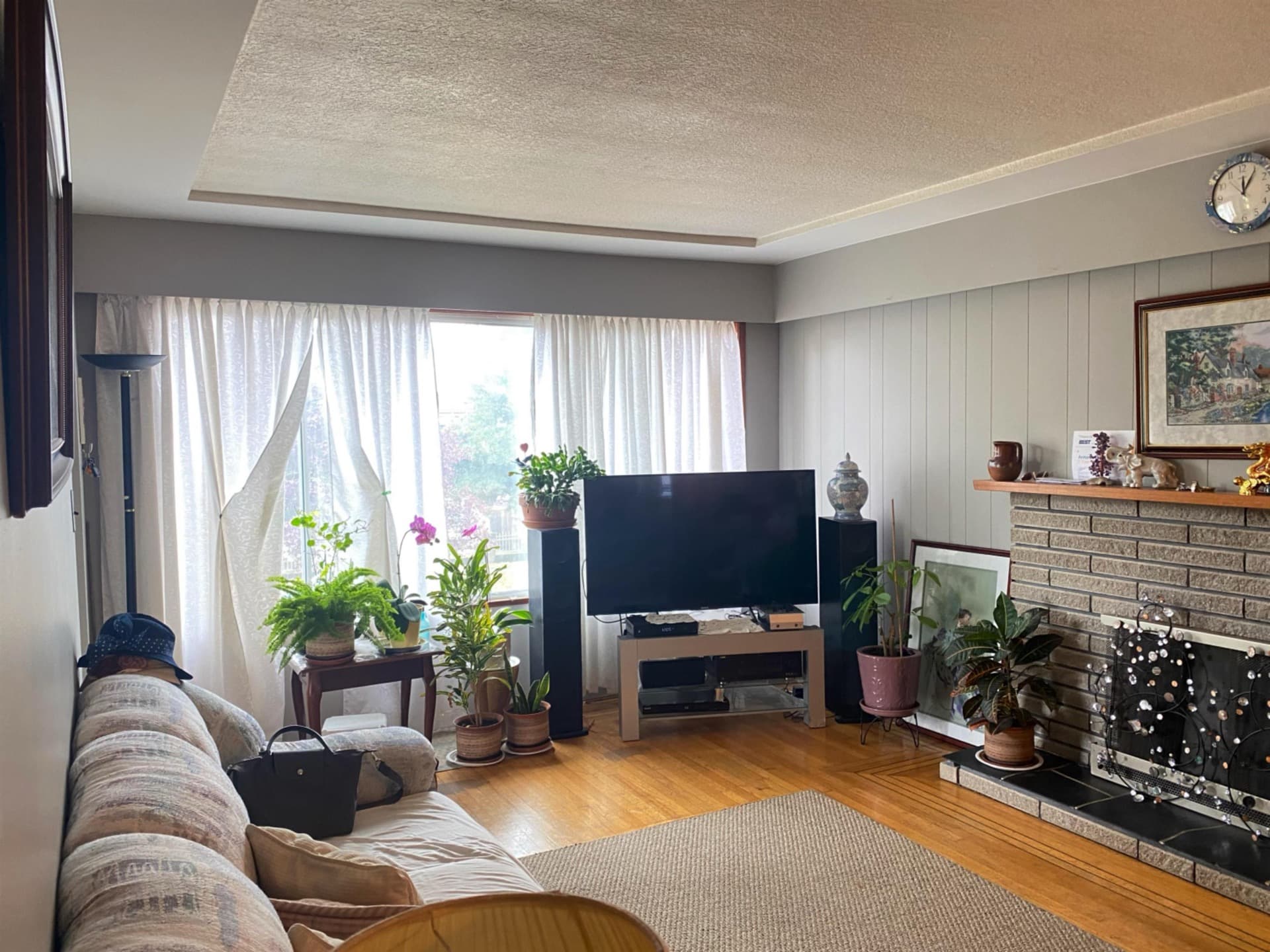 Living room — 815 E 56th Avenue