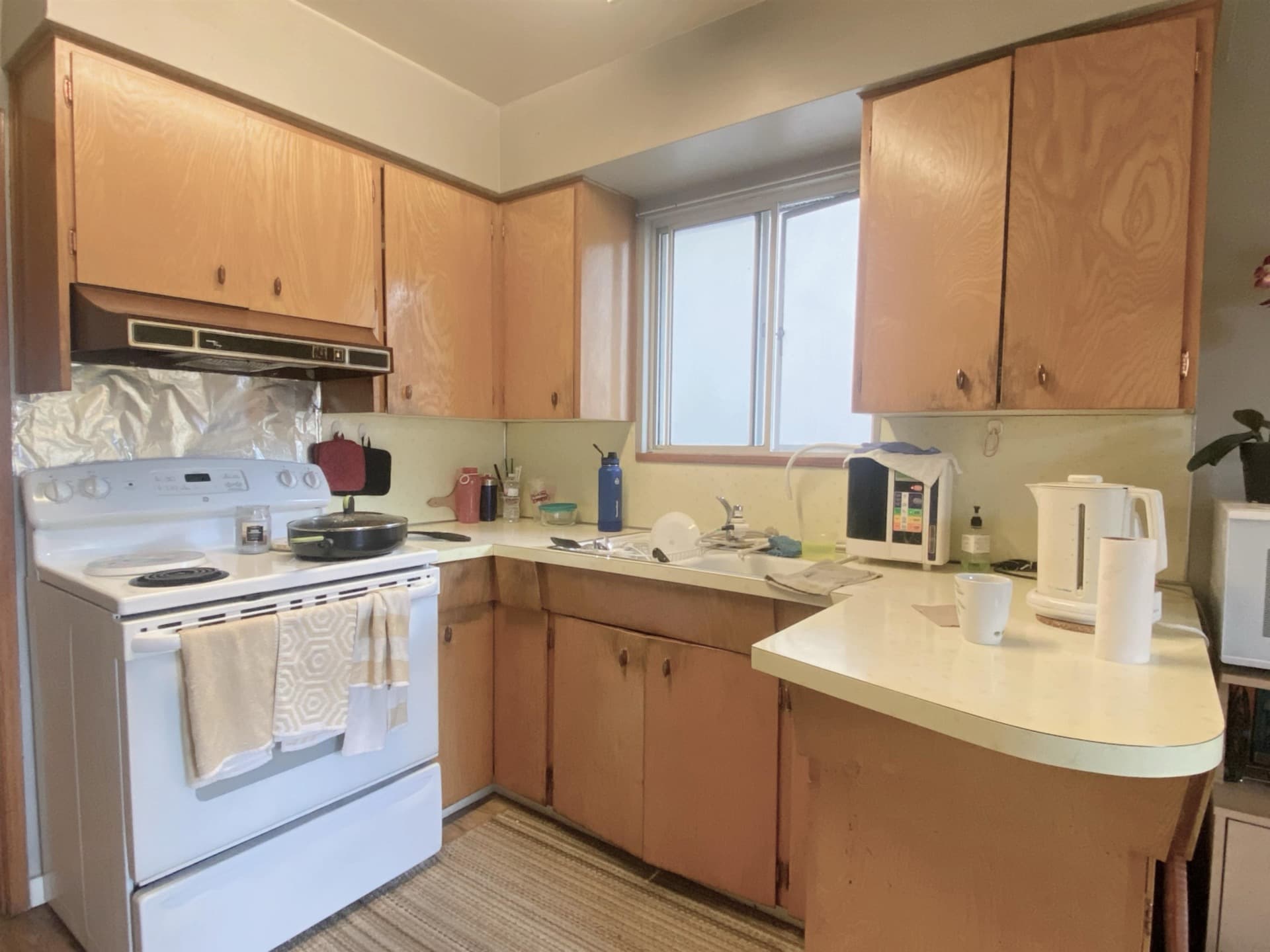 Kitchen — 815 E 56th Avenue